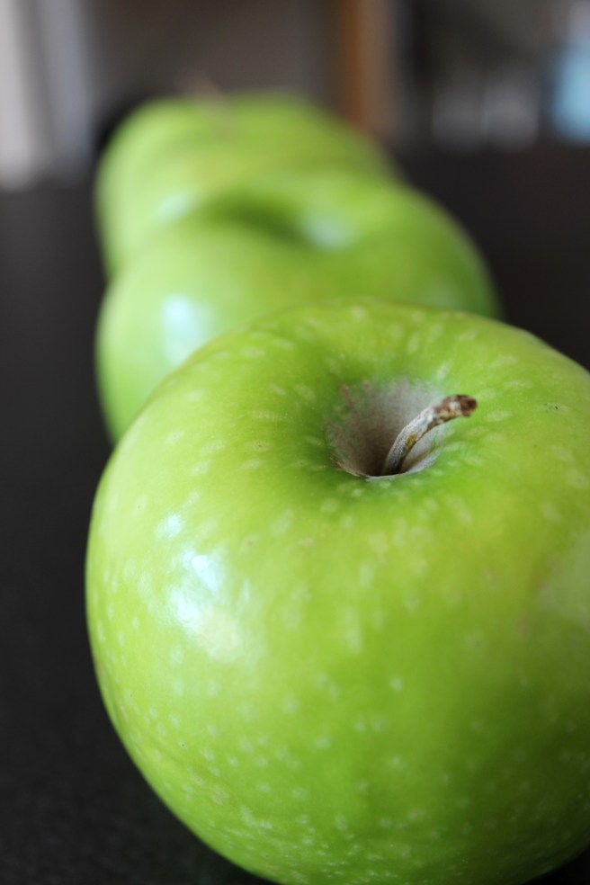 healthy, vegan apple crisp dessert